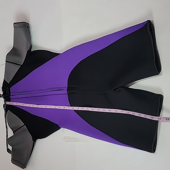 Dolphin Womens Shorty Wetsuit/ 12. - Picture 7 of 9